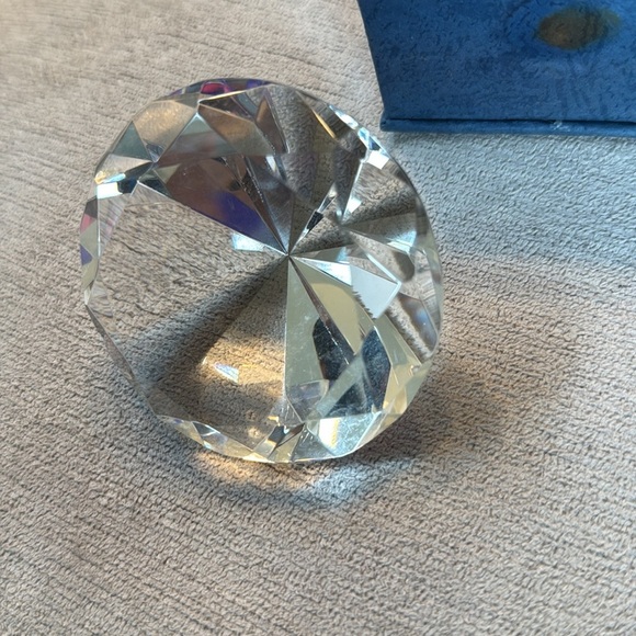 Crystal Diamond Paperweight - Picture 2 of 7
